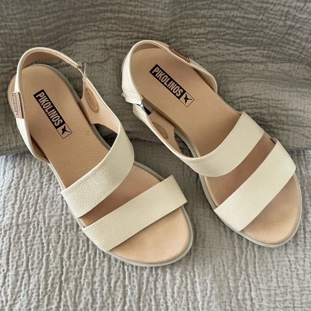 This a two-fer! Two pair of sandals I got in Italy. Both are size 37 or 6.5 US